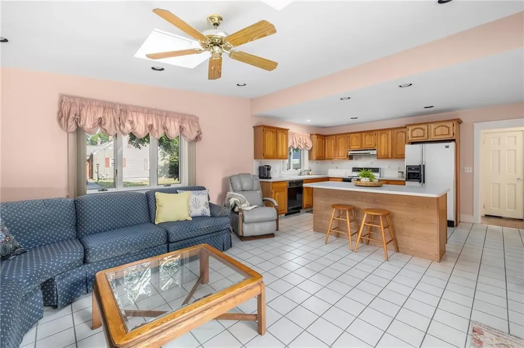 154 Chapmans Avenue Warwick RI 02886