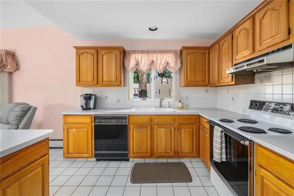 154 Chapmans Avenue Warwick RI 02886