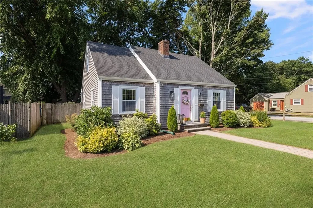 154 Chapmans Avenue Warwick RI 02886