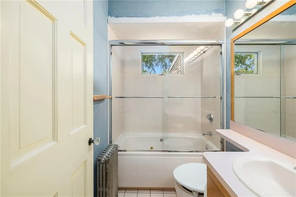154 Chapmans Avenue Warwick RI 02886
