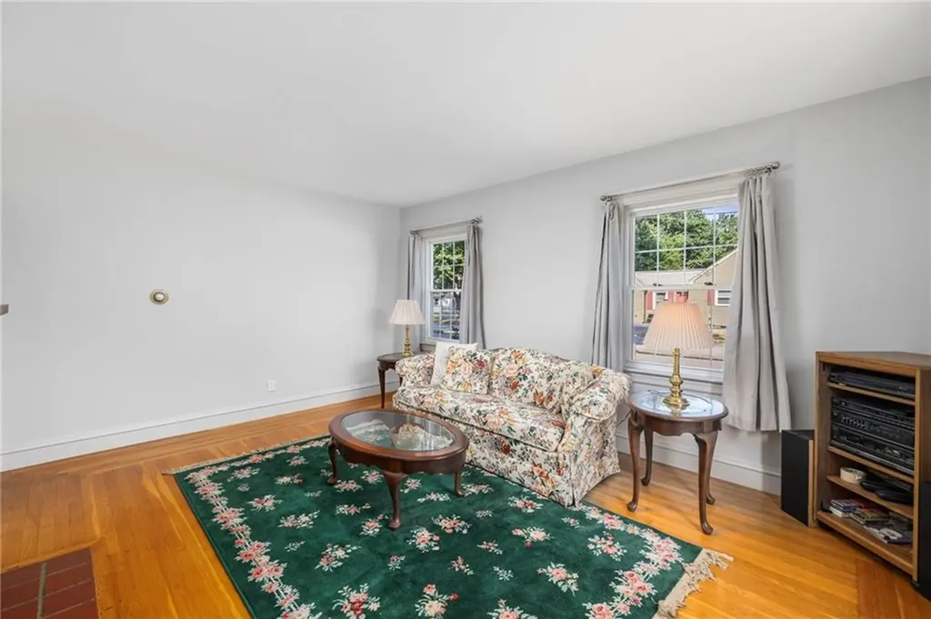 154 Chapmans Avenue Warwick RI 02886
