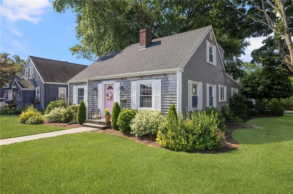 154 Chapmans Avenue Warwick RI 02886