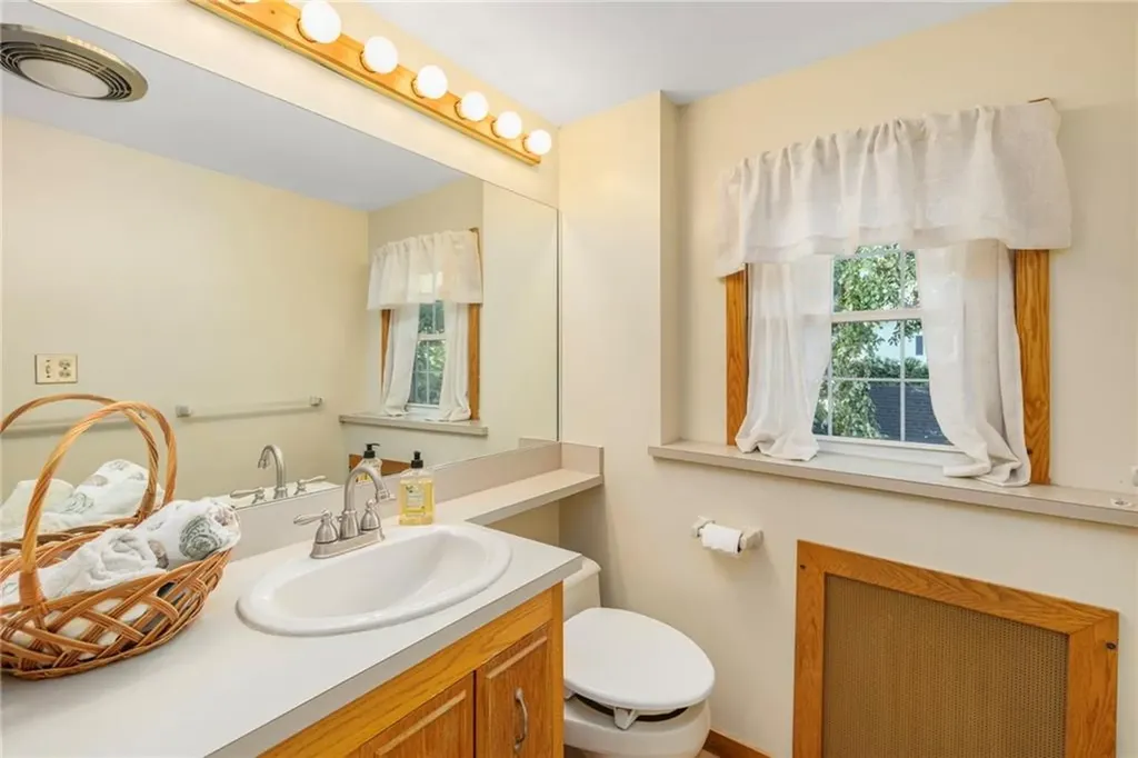 154 Chapmans Avenue Warwick RI 02886