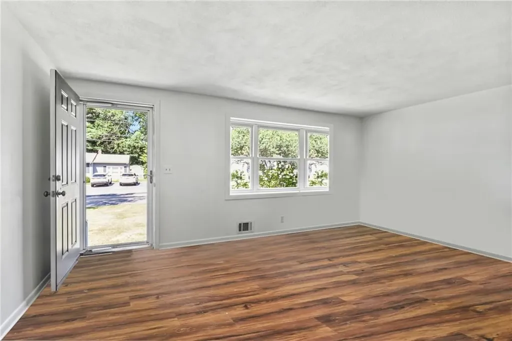 410 Diamond Hill Road Warwick RI 02886