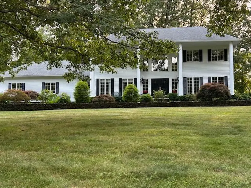 255 Beechwood Drive Cranston RI 02921