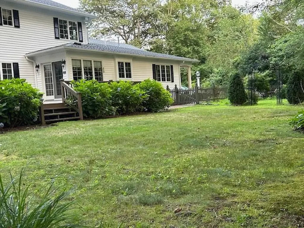 255 Beechwood Drive Cranston RI 02921
