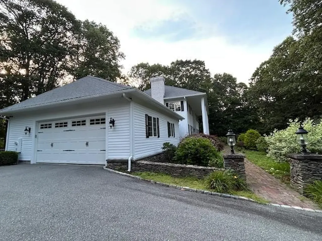 255 Beechwood Drive Cranston RI 02921