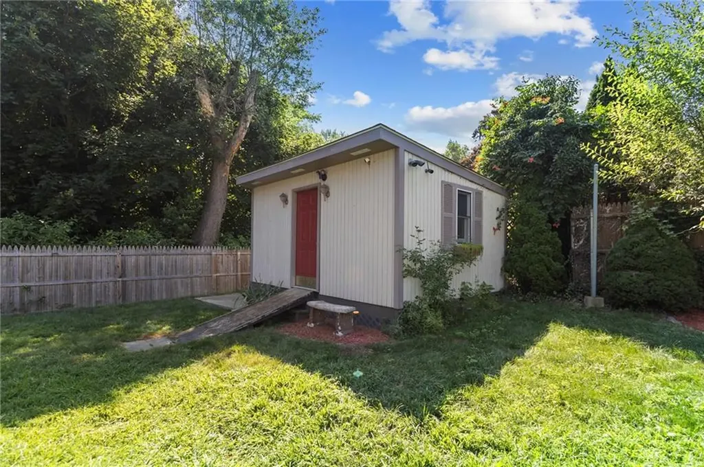 9 Kitchener Road Johnston RI 02919