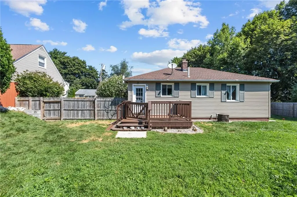 9 Kitchener Road Johnston RI 02919