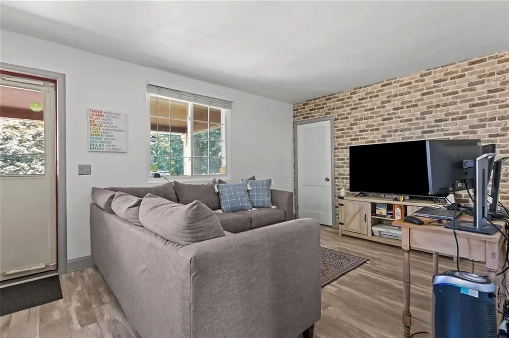 9 Kitchener Road Johnston RI 02919