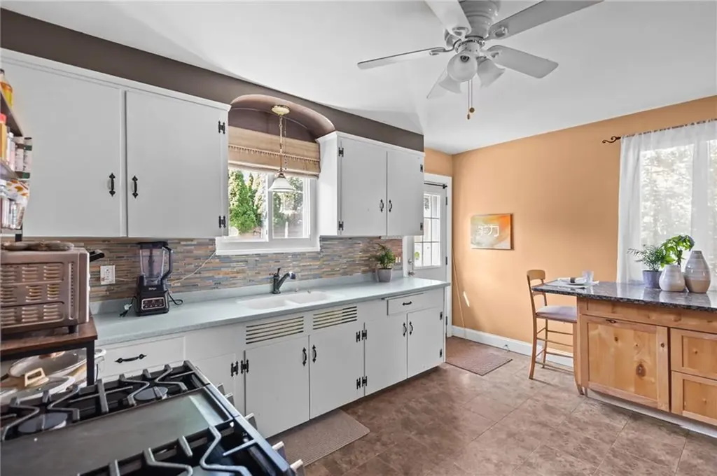 9 Kitchener Road Johnston RI 02919