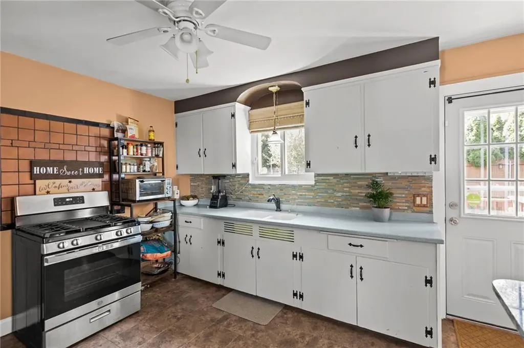 9 Kitchener Road Johnston RI 02919