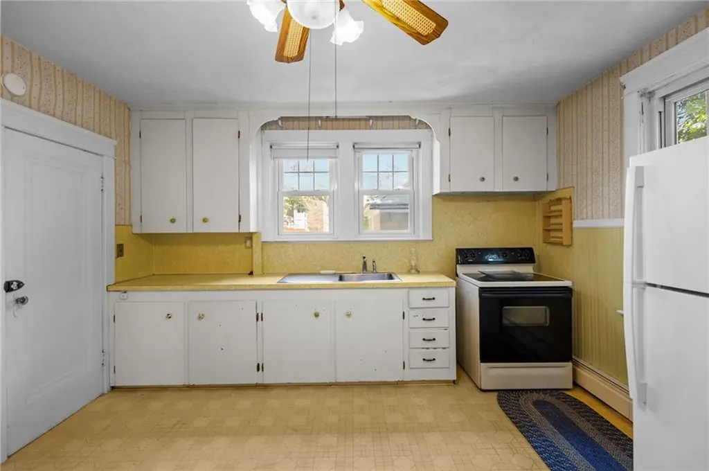 15 Balmoral Avenue Providence RI 02908