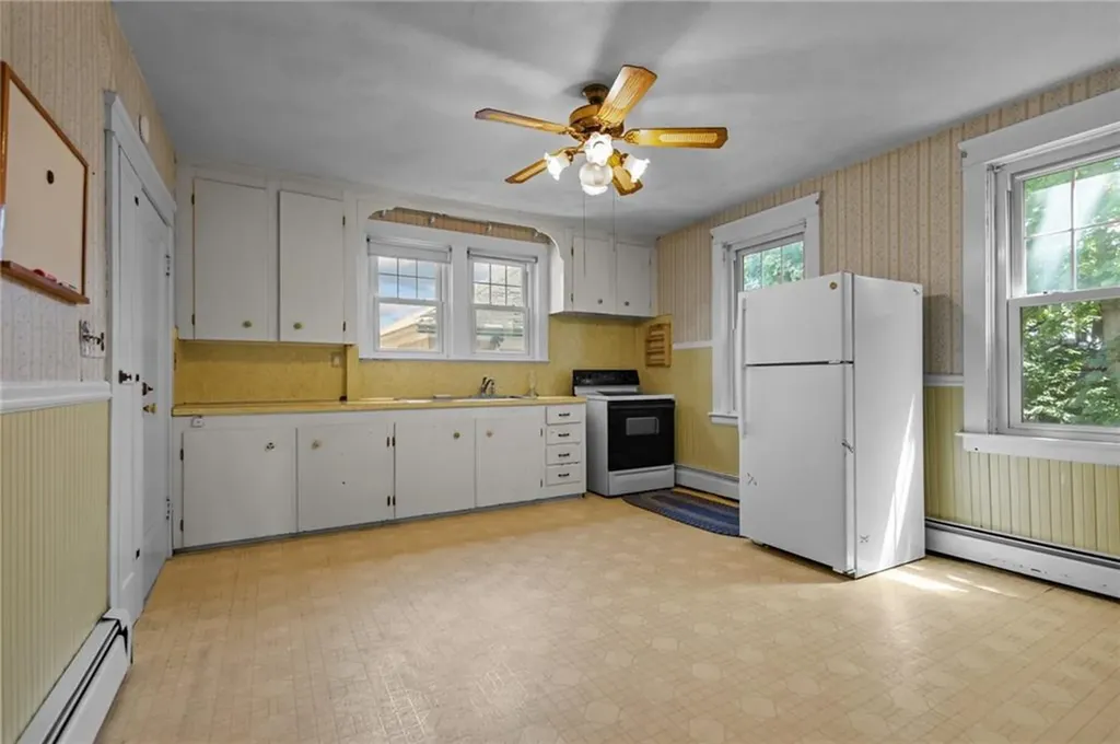 15 Balmoral Avenue Providence RI 02908