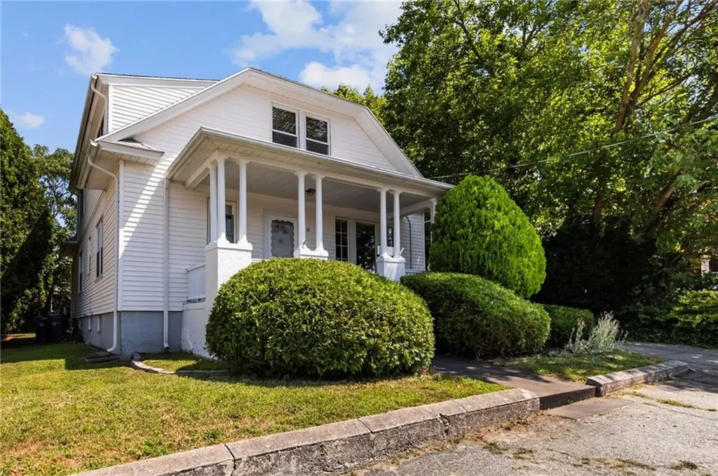 15 Balmoral Avenue Providence RI 02908