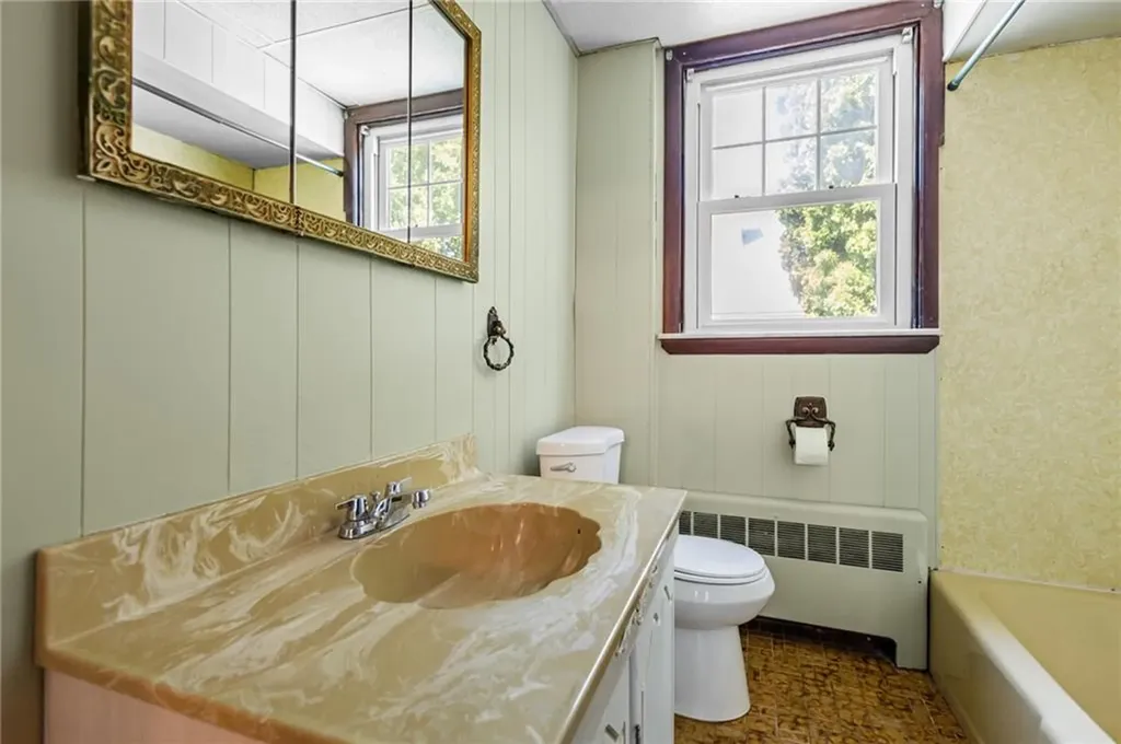 15 Balmoral Avenue Providence RI 02908