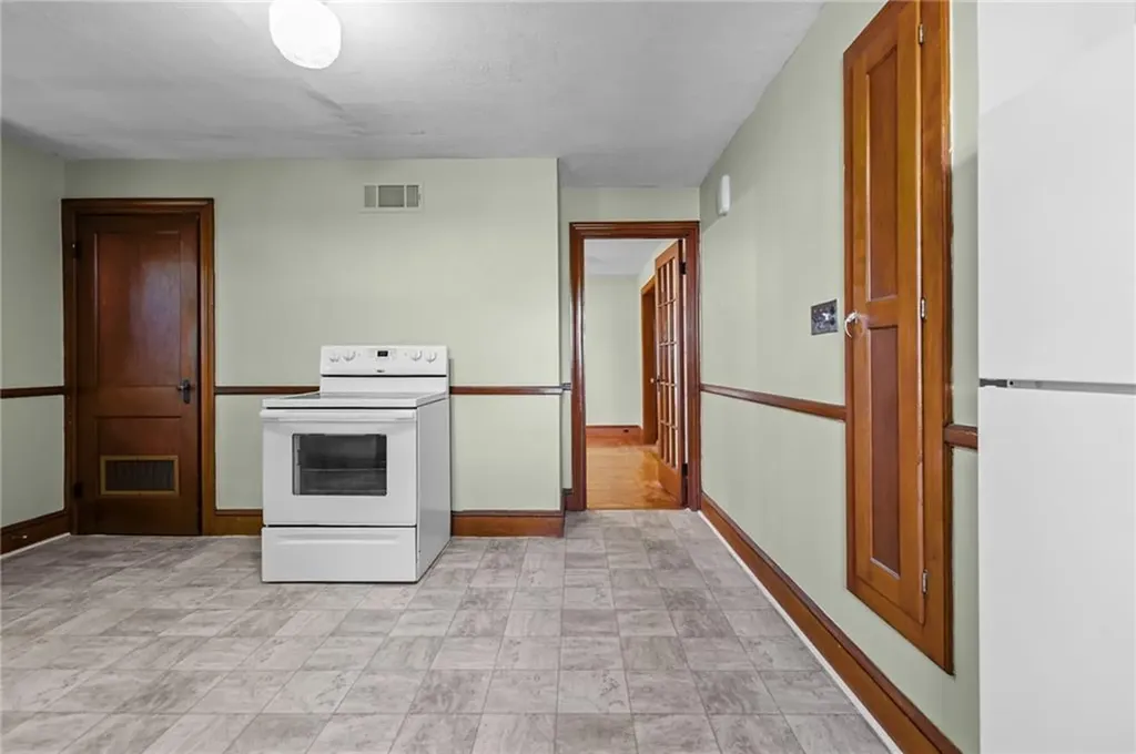 15 Balmoral Avenue Providence RI 02908