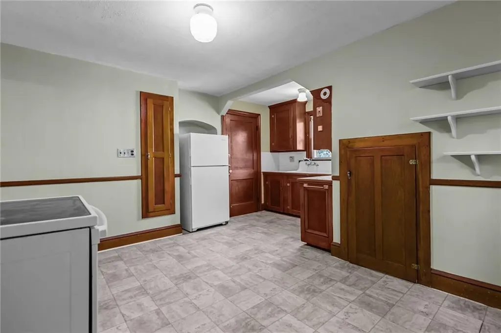 15 Balmoral Avenue Providence RI 02908