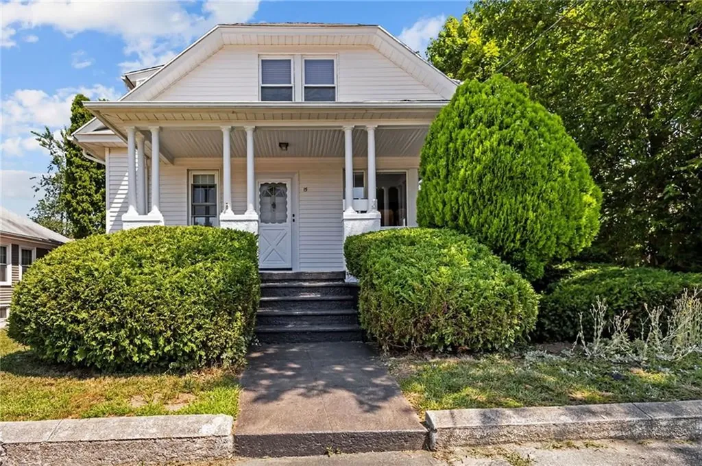 15 Balmoral Avenue Providence RI 02908