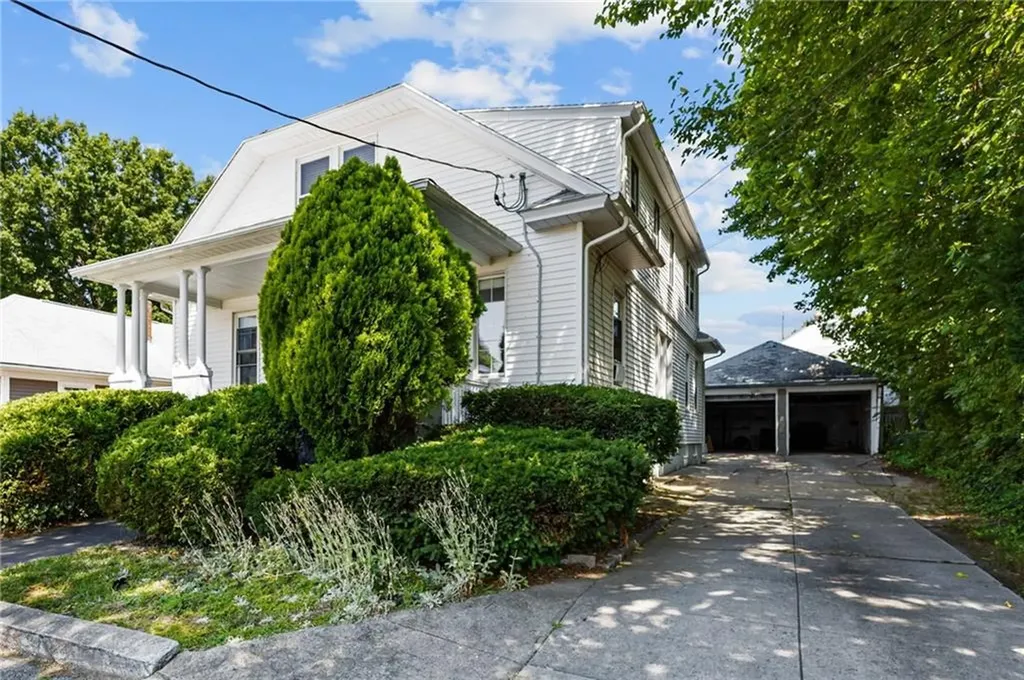 15 Balmoral Avenue Providence RI 02908