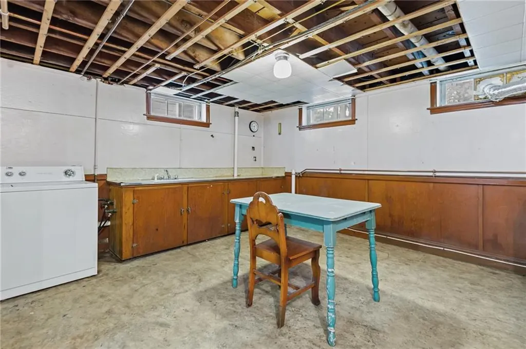 15 Balmoral Avenue Providence RI 02908