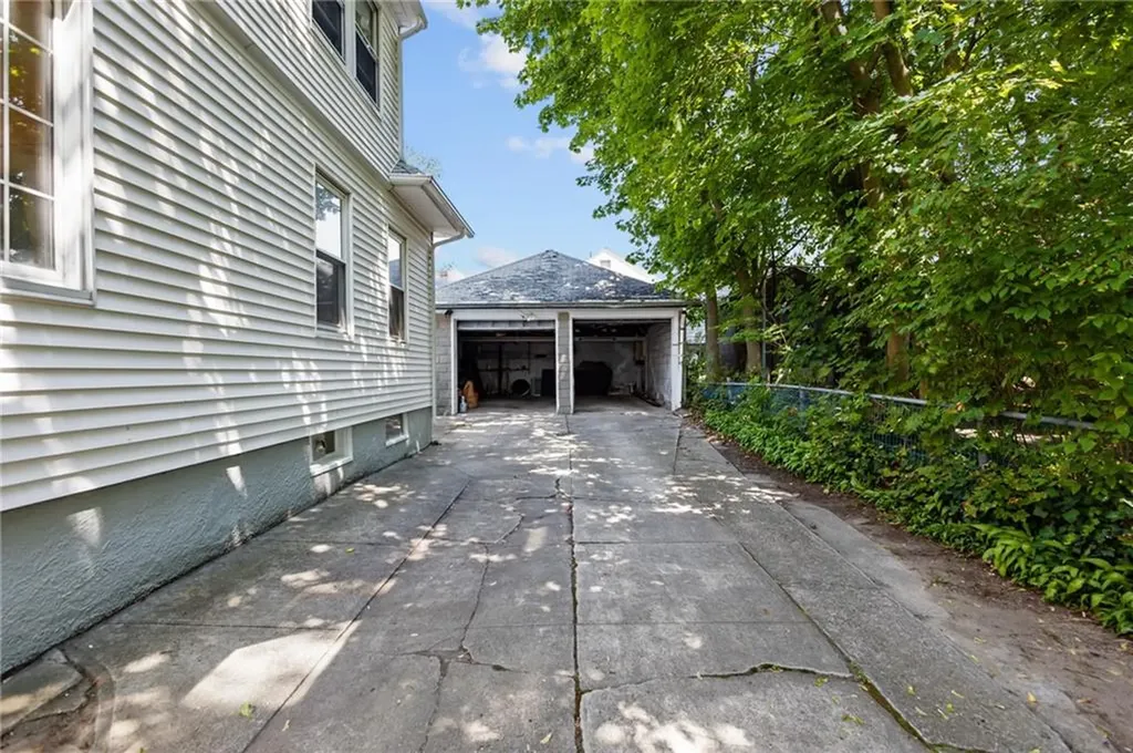 15 Balmoral Avenue Providence RI 02908