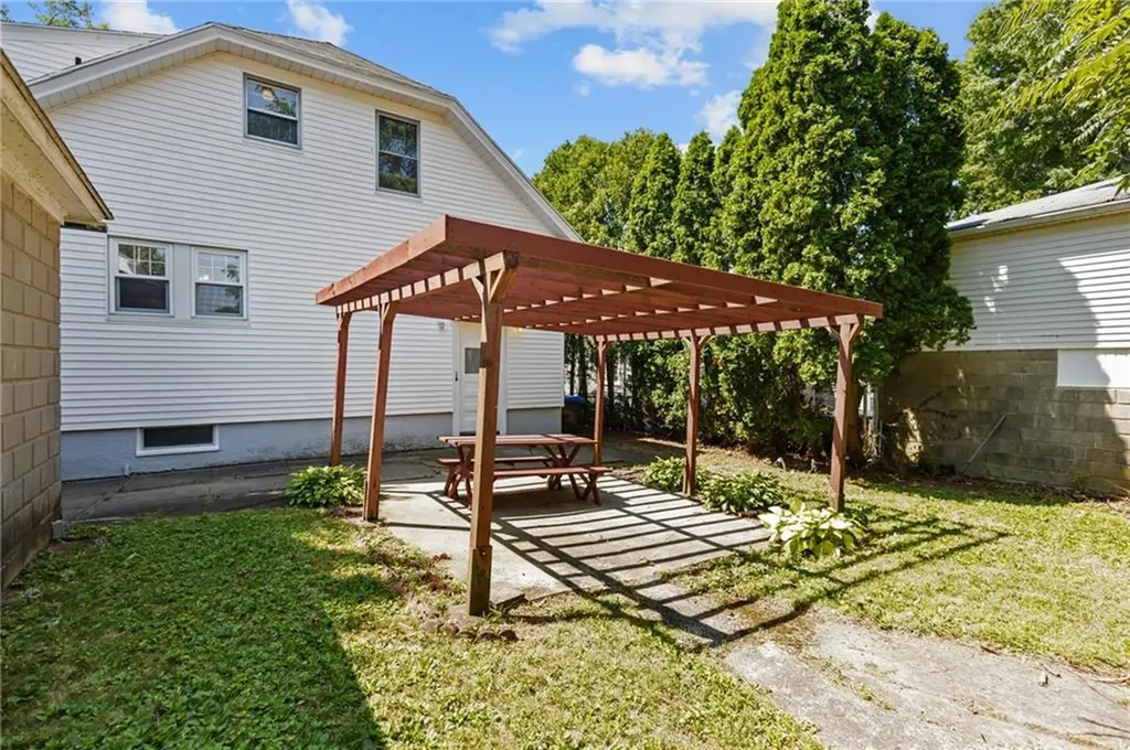 15 Balmoral Avenue Providence RI 02908