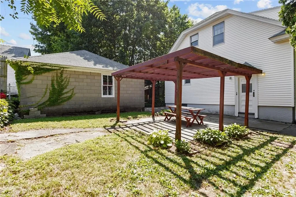 15 Balmoral Avenue Providence RI 02908