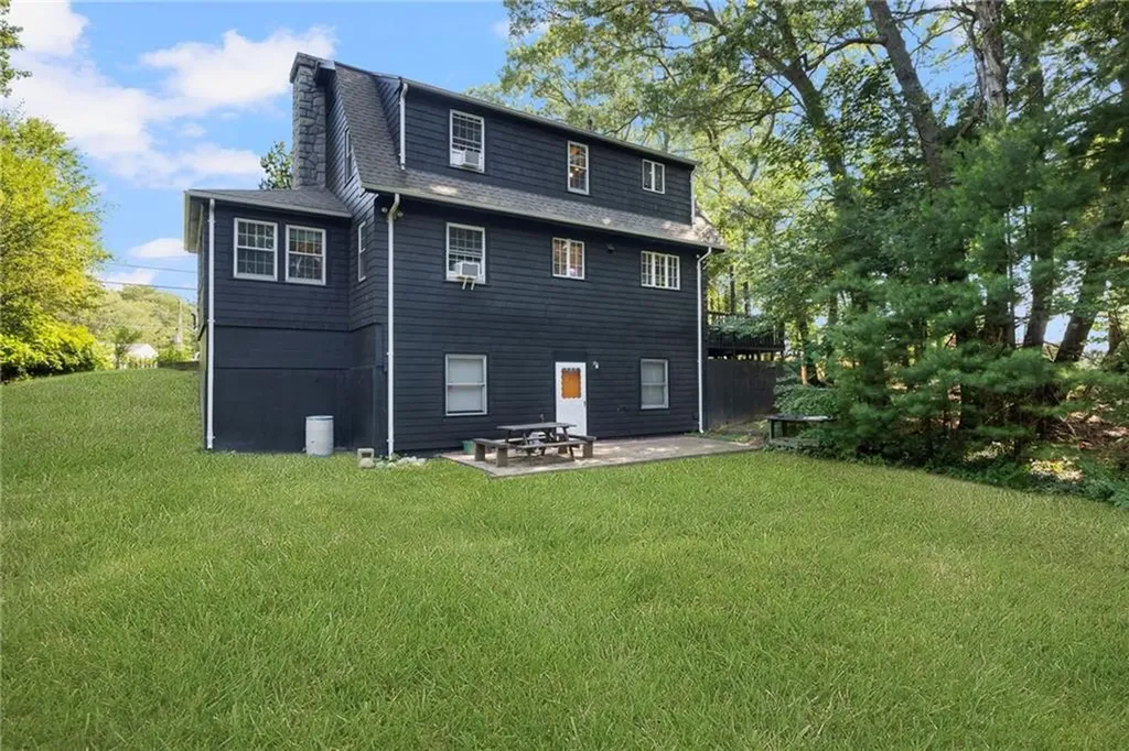 2 Haywood Road Coventry RI 02816