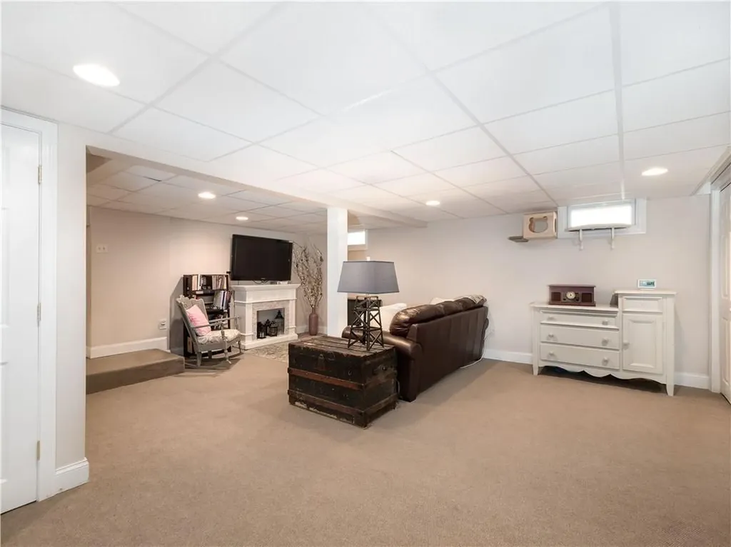 9 Kennington Avenue Coventry RI 02816
