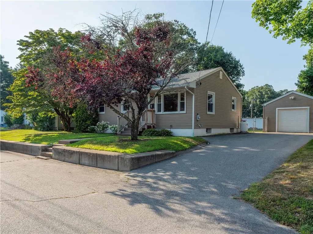 9 Kennington Avenue Coventry RI 02816