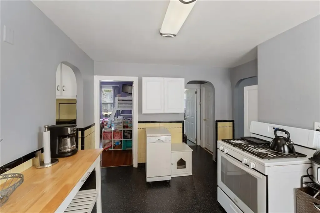 313 Branch Avenue Providence RI 02904