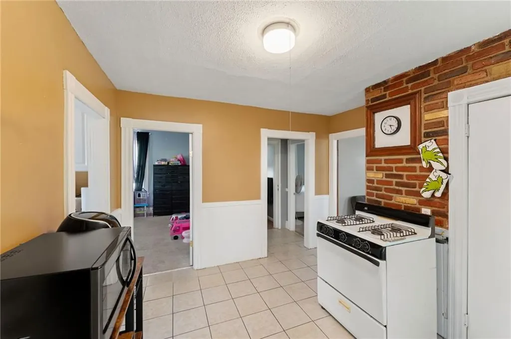 313 Branch Avenue Providence RI 02904