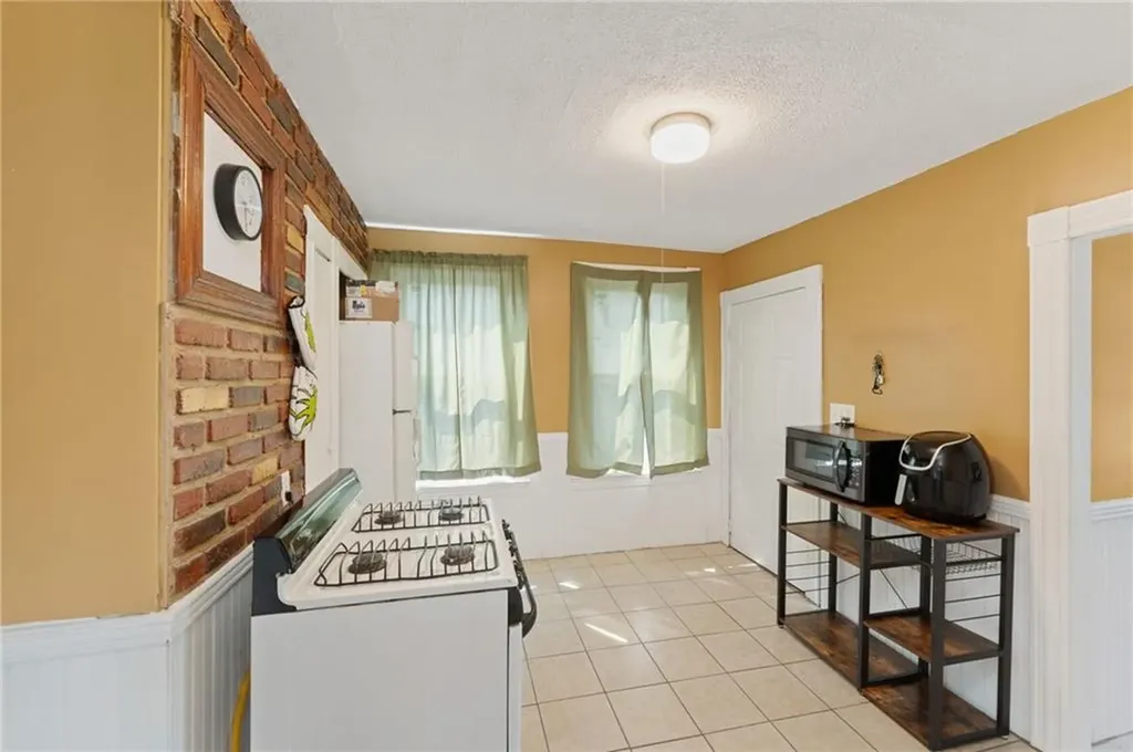 313 Branch Avenue Providence RI 02904