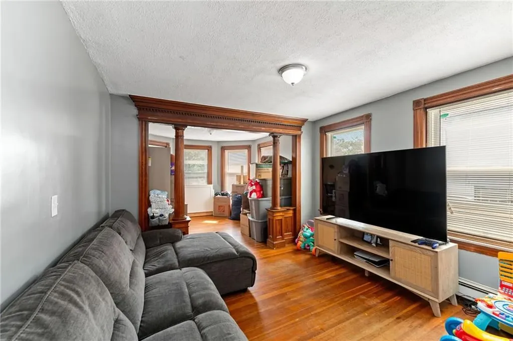 313 Branch Avenue Providence RI 02904