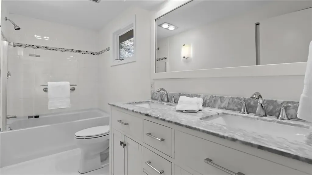 12 Kenmore Way Lincoln RI 02865