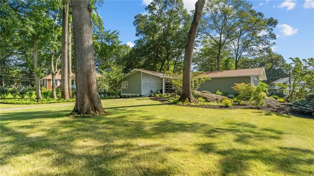 12 Kenmore Way Lincoln RI 02865