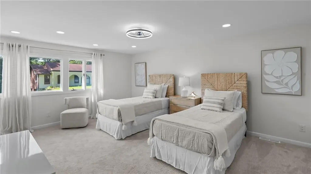 12 Kenmore Way Lincoln RI 02865