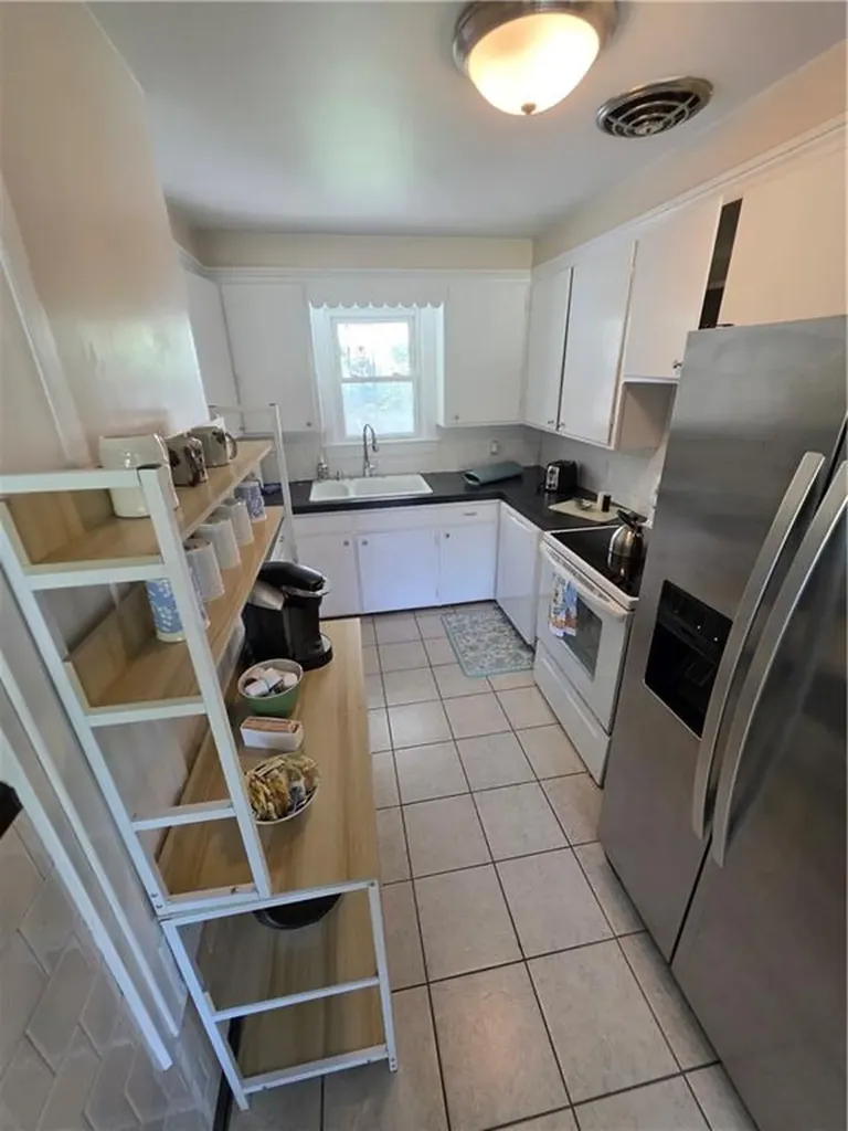 168 Wolcott Avenue Middletown RI 02842