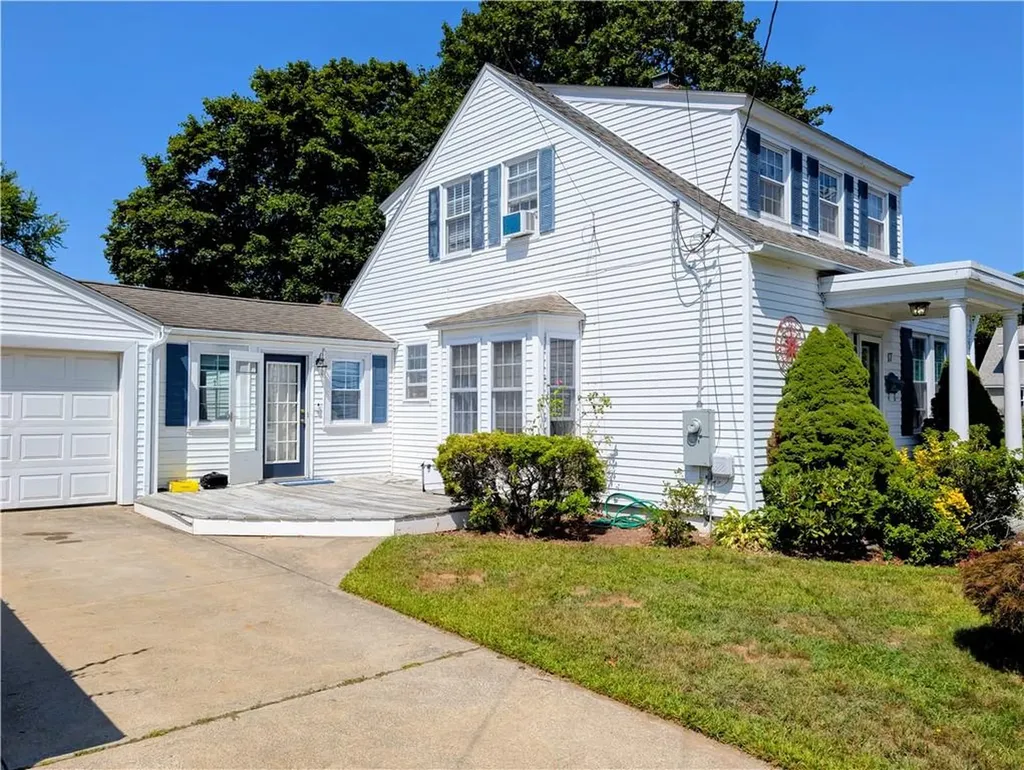 17 Stone Avenue Warwick RI 02889