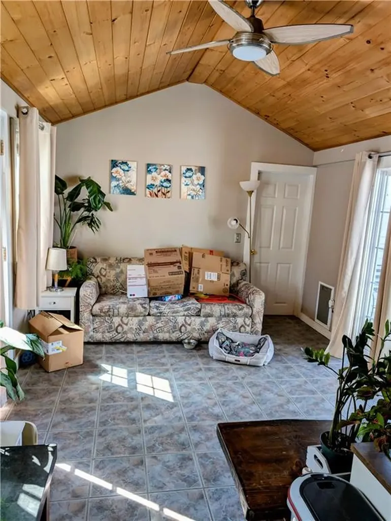 17 Stone Avenue Warwick RI 02889