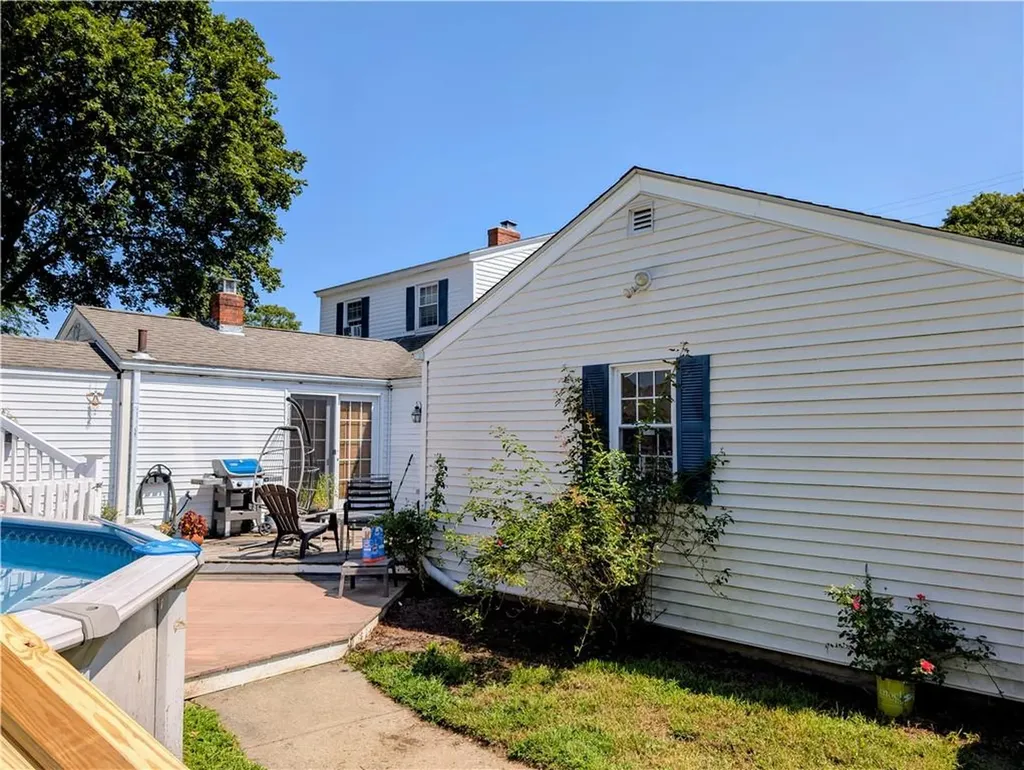 17 Stone Avenue Warwick RI 02889