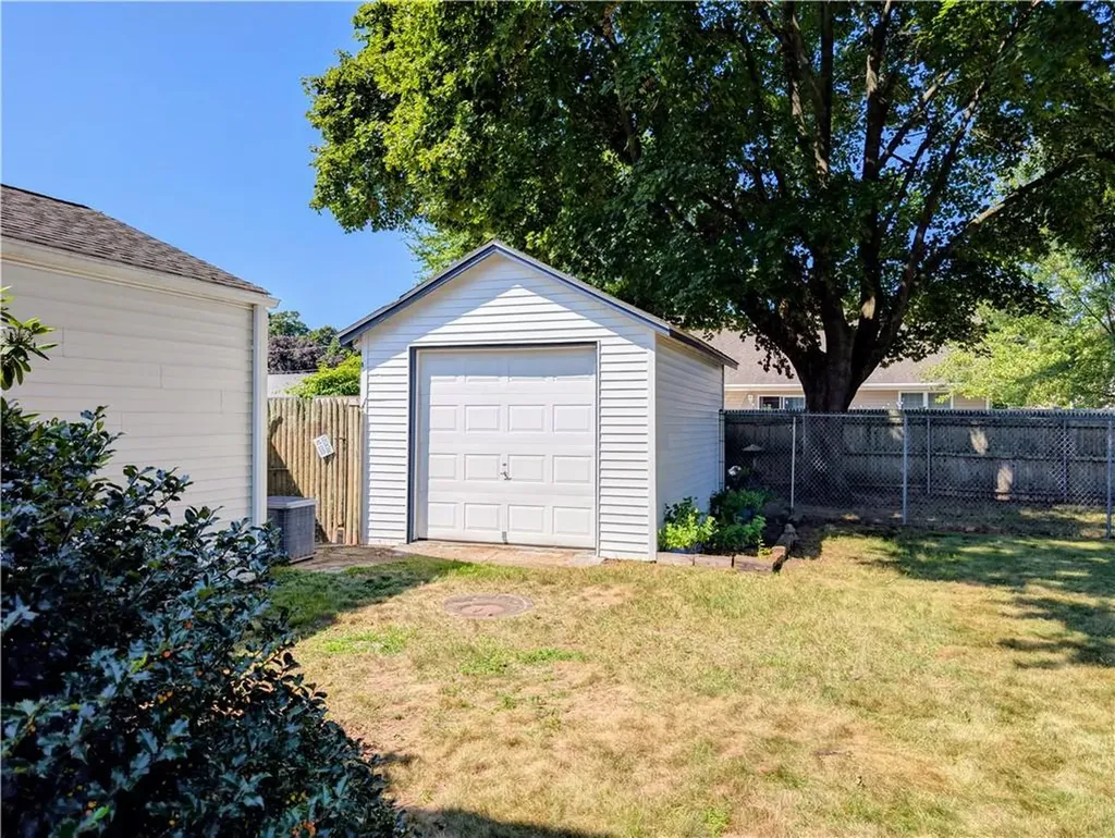 17 Stone Avenue Warwick RI 02889