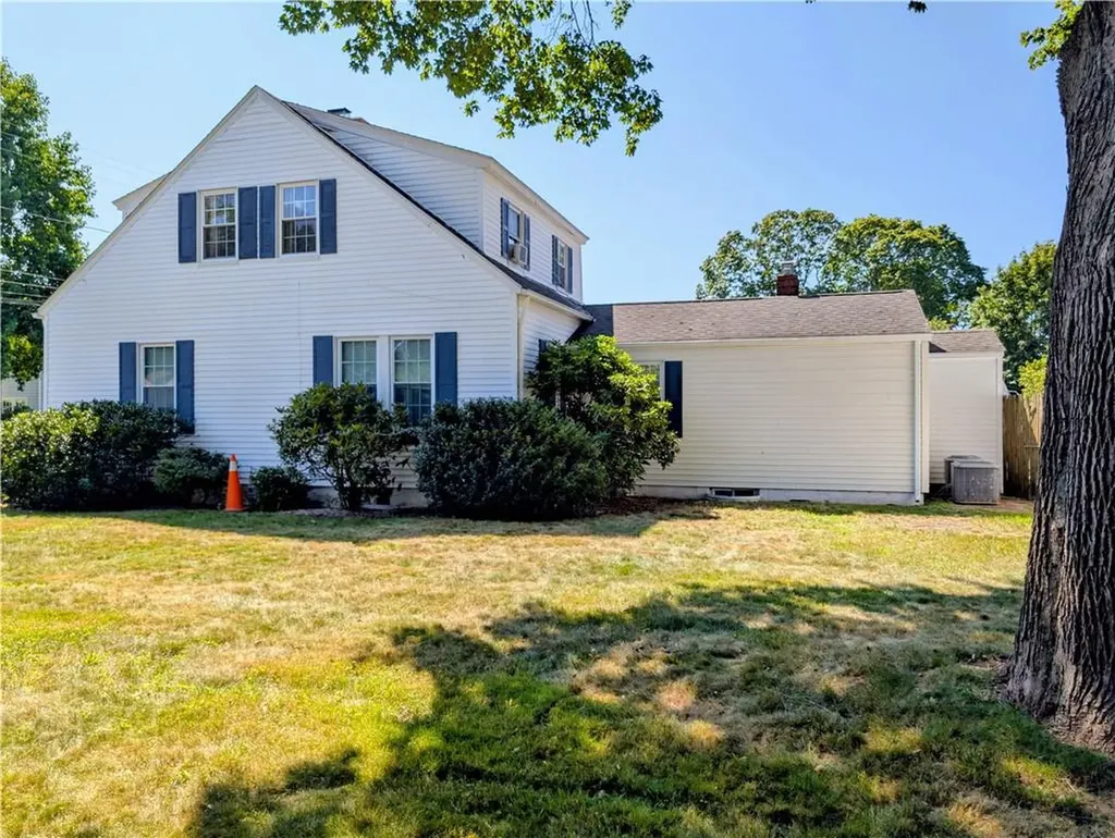 17 Stone Avenue Warwick RI 02889
