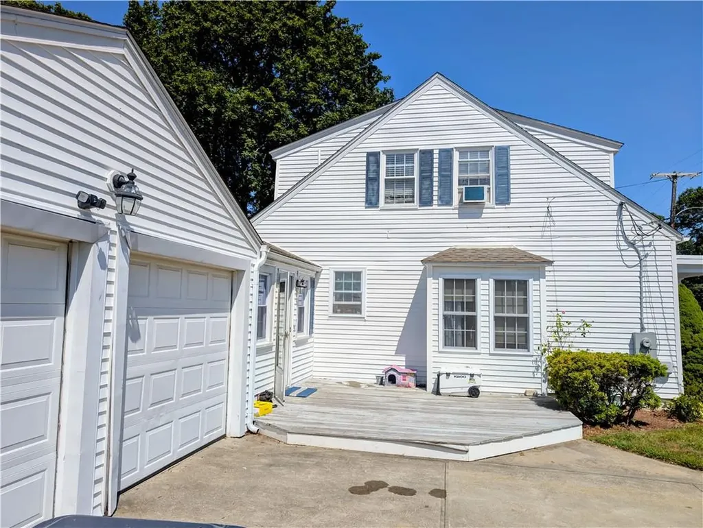 17 Stone Avenue Warwick RI 02889