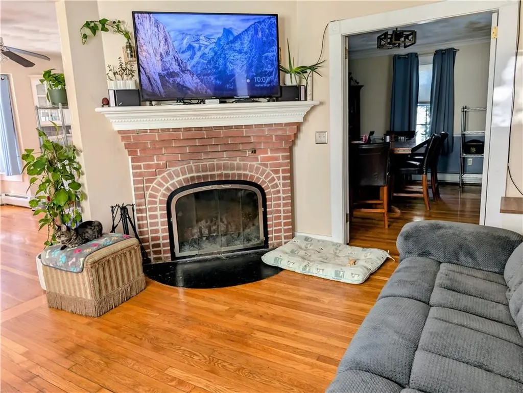 17 Stone Avenue Warwick RI 02889
