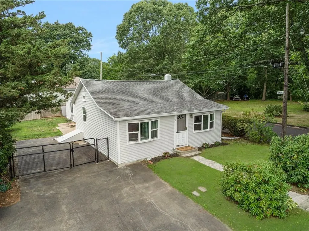 3 Sheffield Street Warwick RI 02889