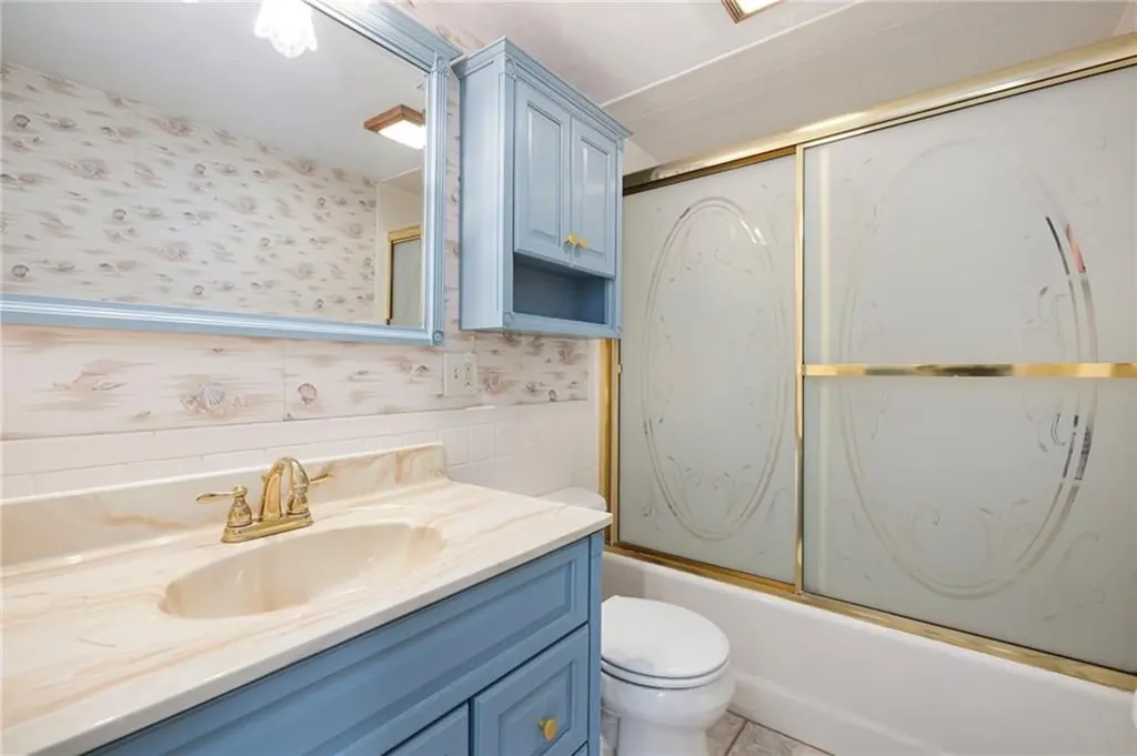 3 Sheffield Street Warwick RI 02889