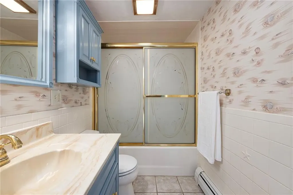3 Sheffield Street Warwick RI 02889