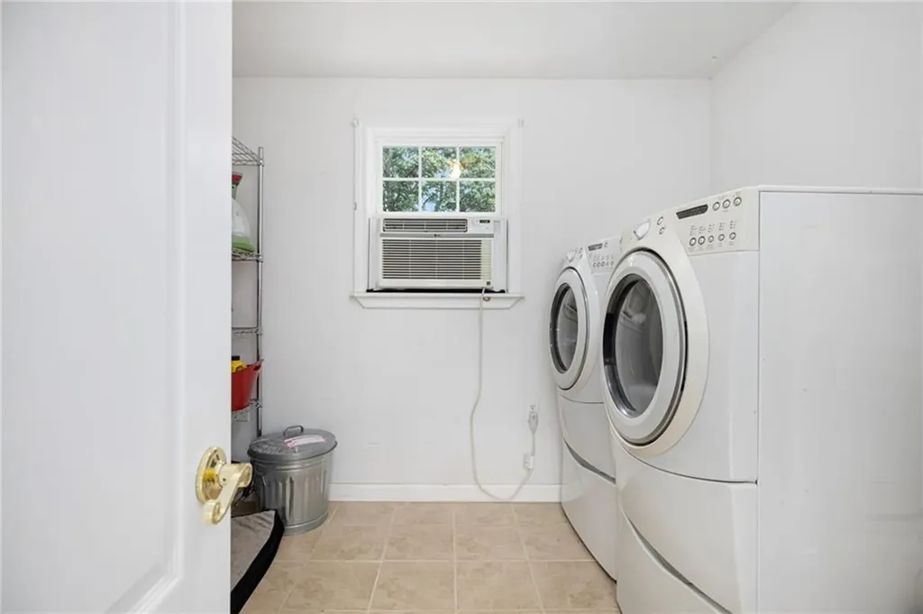 3 Sheffield Street Warwick RI 02889